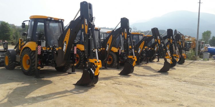 MST Kazıcı Yükleyiciler Akyazı Belediyesi’nde