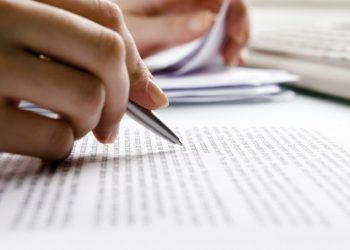 Alacaklı Konumdaki Bankalara Karşı, Müteselsil Kefil Sıfatına Haiz Şirket Ortağının İleri Sürebileceği Defi Hakları