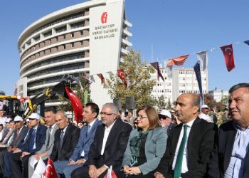 Büyükşehirden İlçe Belediyelerine Araç Desteği