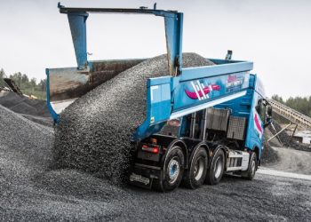 HARDOX® 500 TUF: Damper Gövdeleri, Kovalar ve Konteynerler İçin Yeni Nesil HARDOX® Aşınma Plakası