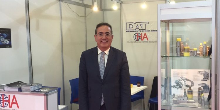 “HA Uluslararası İş ve Politika Geliştirme Şirketi” kurucusu ve Alman “DAT Bergbautechnik” şirketi Türkiye temsilcisi Dr. Hakan AKBULUT ile ARÜSDER derneği genel merkezinde Radüs dergisi olarak bir röportaj gerçekleştirdik.