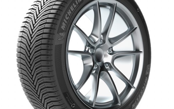 Michelin’in İki Yeni Lastiği Paris Otomobil Fuarı’nda Otombil Severlerle Buluştu