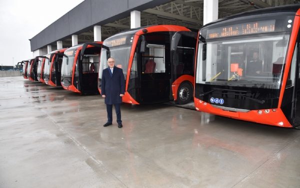 “Mercedes-Benz Dinlenme Köşesi” Bir Yılda 300.000’den Fazla Kamyon Şoförünü Ağırladı