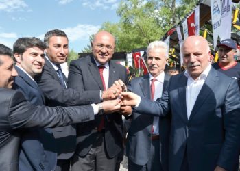 Erzurum Büyükşehir Belediyesi, Sanko Grup’tan Aldığı 20 adet %60’ı YERLİ ÜRETİM Olan MST 6 Serisi Bekoloder İle Araç Parkını Güçlendirdi