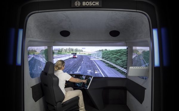 Süper Kamyon, Yolları Bilgi Otobanına Dönüştürecek Visionx Konsept Çalışması, Kamyon Sürmenin Geleceğini Gösteriyor