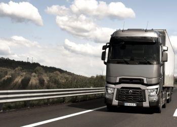 Renault Trucks T Serisi “2015 Yılın Kamyonu” Seçildi