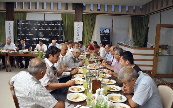 OKT Ailesi, Aydın Halkı İle Geleneksel İftar Yemeği’nde Buluştu