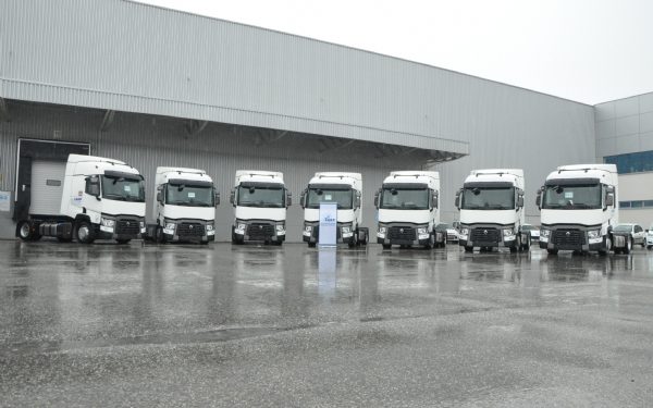Sarp Lojistik’i Hedeflerine Renault Çekiciler Taşıyacak