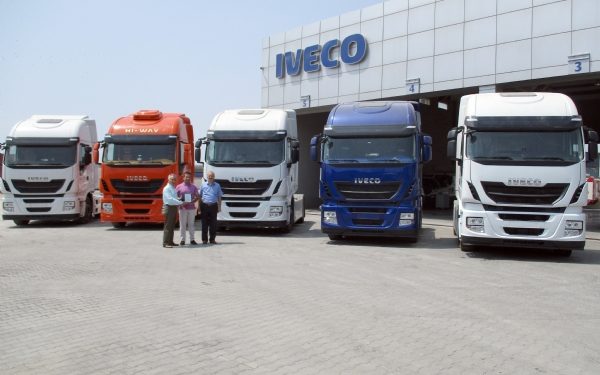 Iveco’dan Asmin Lojistik Firmasına 5 Adet Iveco Hi-Way Çekici Teslimatı