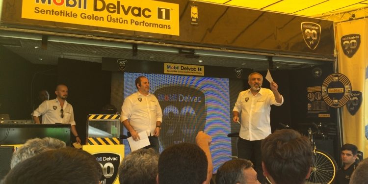 Bay Tahmin Ekibi, Mobil Delvac’ın 90’ıncı Yaşını Konya’da Kamyoncularla Kutladı
