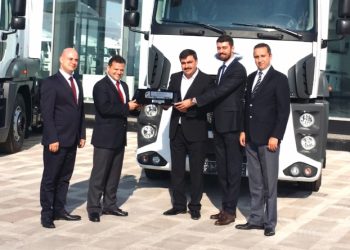 Kılıçoğlu Nakliyat, 1846T Çekicisini Ford Trucks Yetkili Bayisi Başer Oto’dan Teslim Aldı