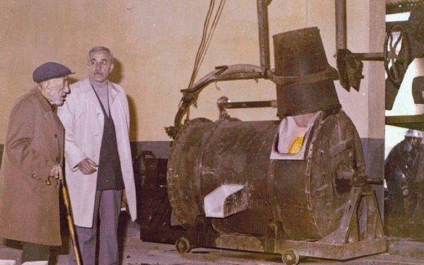 Yüzünün Kirini Alnın Akı Sayan Bir Adam