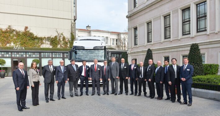 Mercedes-Benz Türk’ten Barsan Lojistik’e Rekor Satış