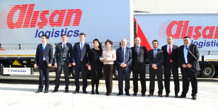 Alışan Lojistik30 Tırsan Perdeli Maxima ile Filosunu Büyüttü