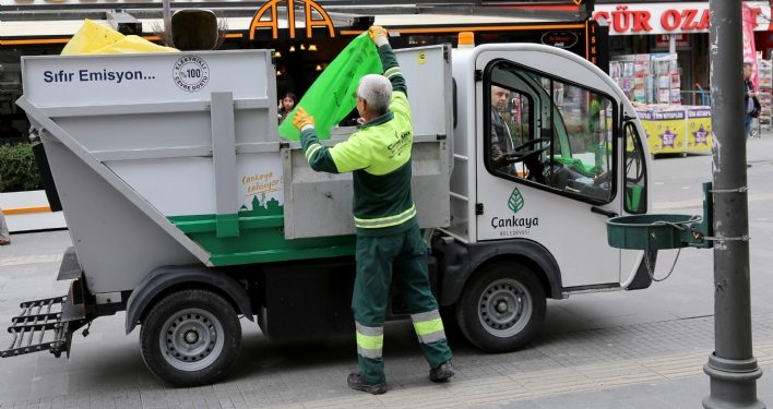 Günde Bin 350 Ton Atık El Değmeden Toplanıyor