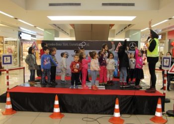 Mercedes-Benz Türk’ün MobileKids Trafik Eğitim Projesi, İstanbul Metrocity’de Çocuklarla Buluşuyor