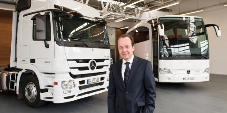 Mercedes-Benz Türk 2014’ün İlk Yarısında da Liderliğini Sürdürdü ve İlk 6 Ayı Rekorlarla Kapattı