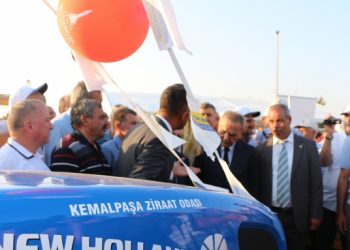 New Holland, İzmir Büyükşehir Belediyesi’ne 18 Traktörden Oluşan Filonun Teslimatını Yaptı