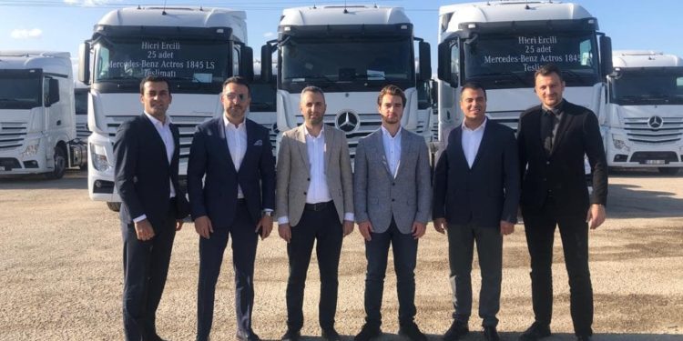 Mercedes-Benz Türk, 25 adetlik Mercedes-Benz Actros teslimatı gerçekleştirdi