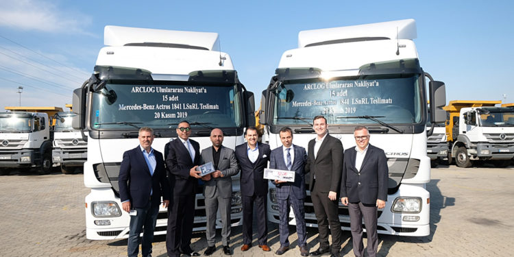 TruckStore güvencesiyle ARCLOG Uluslararası Nakliyat’a 15 adet çekici teslim edildi