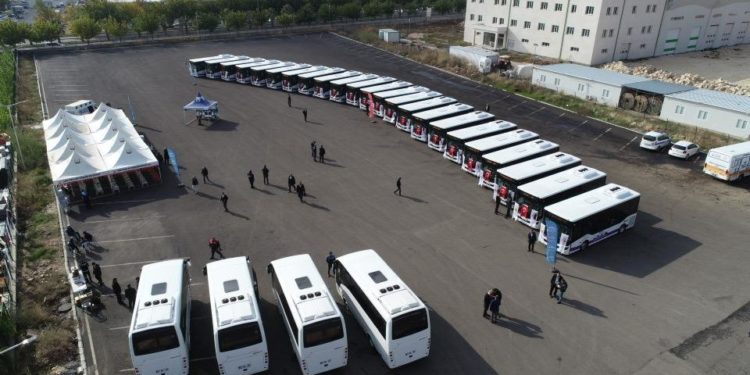 Isuzu Novociti Life Şanlıurfa yollarında