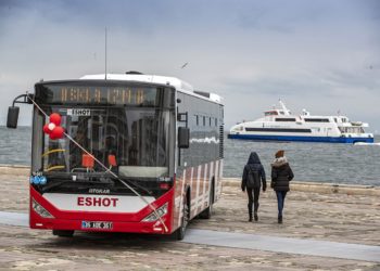 İzmir caddelerindeki Otokar otobüsü sayısı 350’ye ulaştı Otokar yılın son teslimatını ESHOT’a gerçekleştirdi