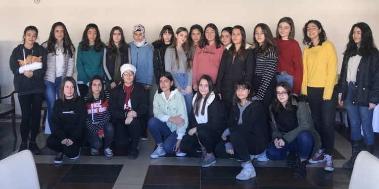Mercedes-Benz Türk Aydın’daki Yıldız Kızlar’la buluştu