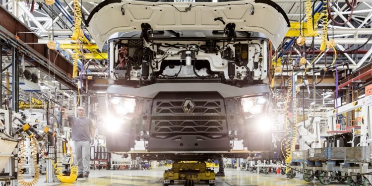Renault Trucks Fransa’daki Fabrikalarını Kademeli ve Güvenli Bir Şekilde Yeniden Faaliyete Geçirmeye Hazırlanıyor