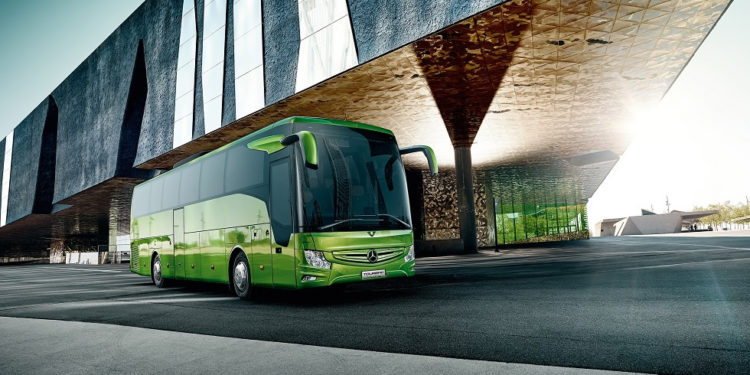 Mercedes-Benz Türk, seyahati kısıtlanan şehirlerarası otobüslerin garanti sürelerini uzattı