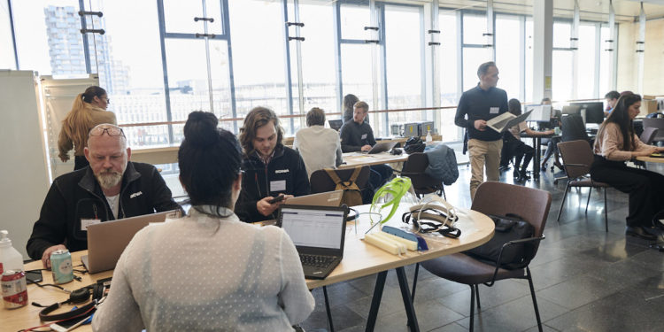 Scania’dan Covid-19’a Karşı Seyyar Test Laboratuvarı