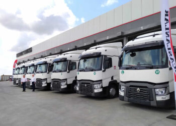 KARE KARAYOLU’NUN ARAÇ PARKINDA, YÜZDE 90’LIK RENAULT TRUCKS FARKI