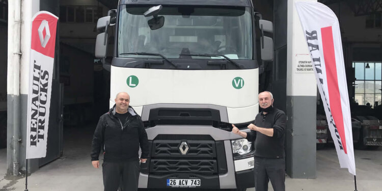 FRİGORİFİK GIDA TAŞIMACILIĞI İÇİN RENAULT TRUCKS ÇEKİCİ