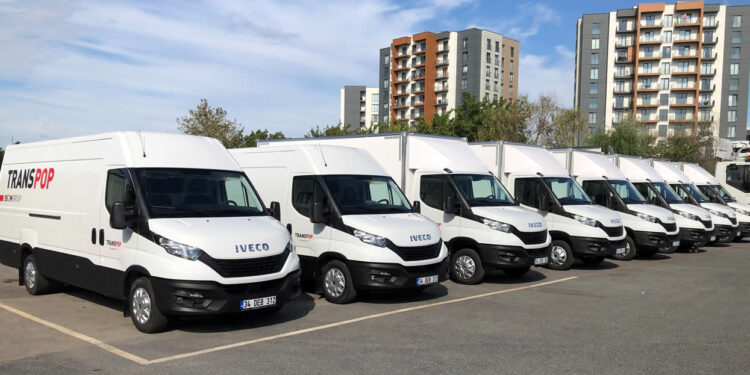 IVECO’dan Transpop Lojistik’e 12 adet Daily Teslimatı