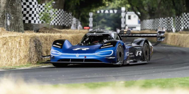 Volkswagen, ID.R ile Goodwood’da boy gösteriyor