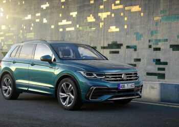 Avrupa’nın en çok tercih edilen SUV’u Tiguan yenilenen versiyonu ile showroomlarda yerini aldı.