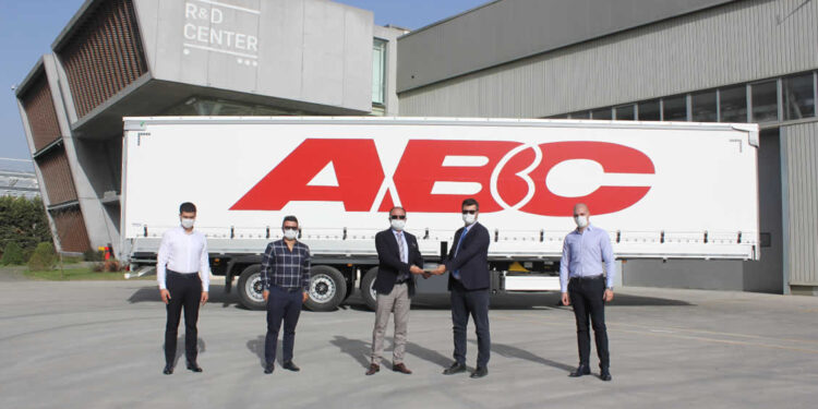 ABC Lojistik 200 Adetlik Tırsan Tenteli Perdeli Maxima Plus Treyler İle Filosunu Güçlendirdi
