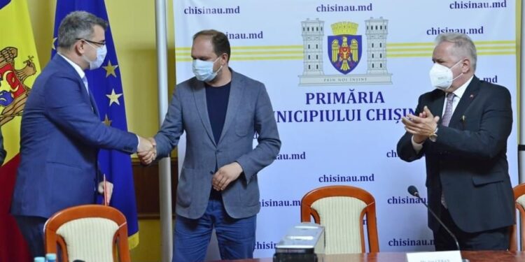 Anadolu Isuzu 100 adetlik Moldova Kişinev ihalesini imzaladı