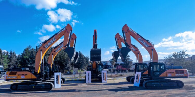 TürkTraktör’den Cacimler İnşaat’a 35‘inci İş Makinesi Teslimatı